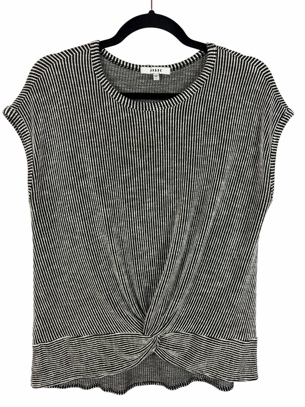 RO & DE Black White Striped Twist Front Top Size Large Cap Sleeve Knit Blouse